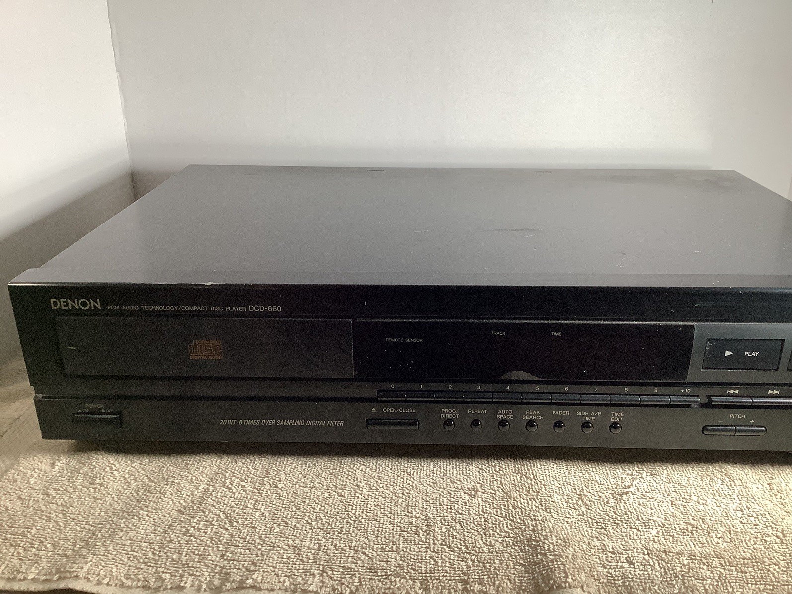 Denon DCD-660 CD Compact Disc CD Player Tested & Working