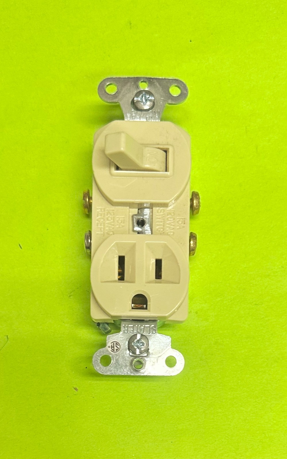 SLATER COMBINATION SP Toggle Switch & Receptacle Outlet 15A 125V IVORY