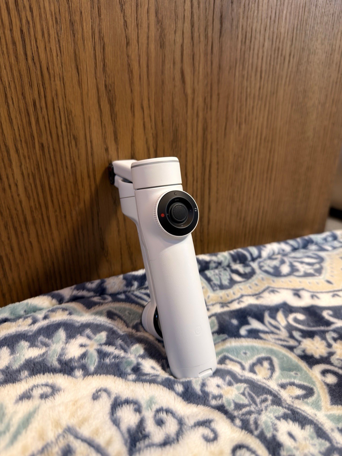 Insta360 Flow 2 Pro 3-Axis AI-Powered Smartphone Gimbal Creator Bundle - White