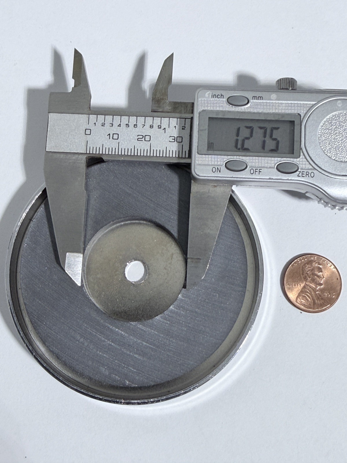 Ceramic round Base Magnet Fastener. Very Strong Magnets (5 pack) - 75 Lb Pull