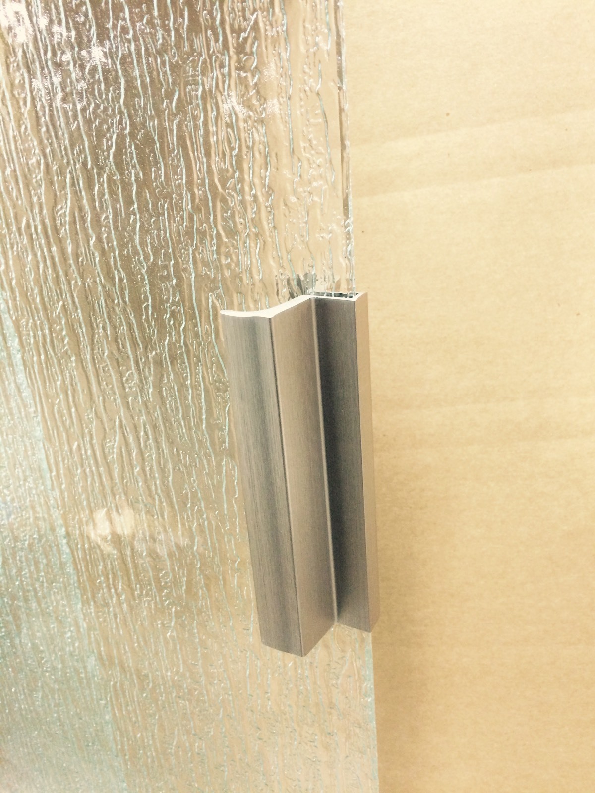 Brashed Nickel Frameless Shower Door Handle with Metal Strike