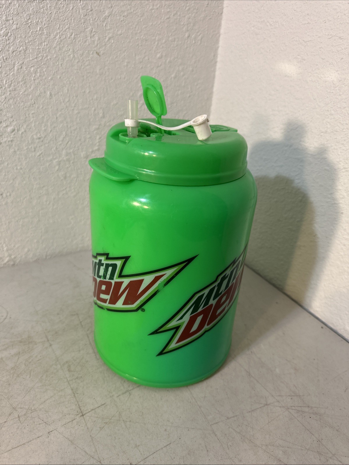 Vintage Whirley Giant Mountain Dew Mug Insulated 64oz w/ Straw Made in USA Y2K
