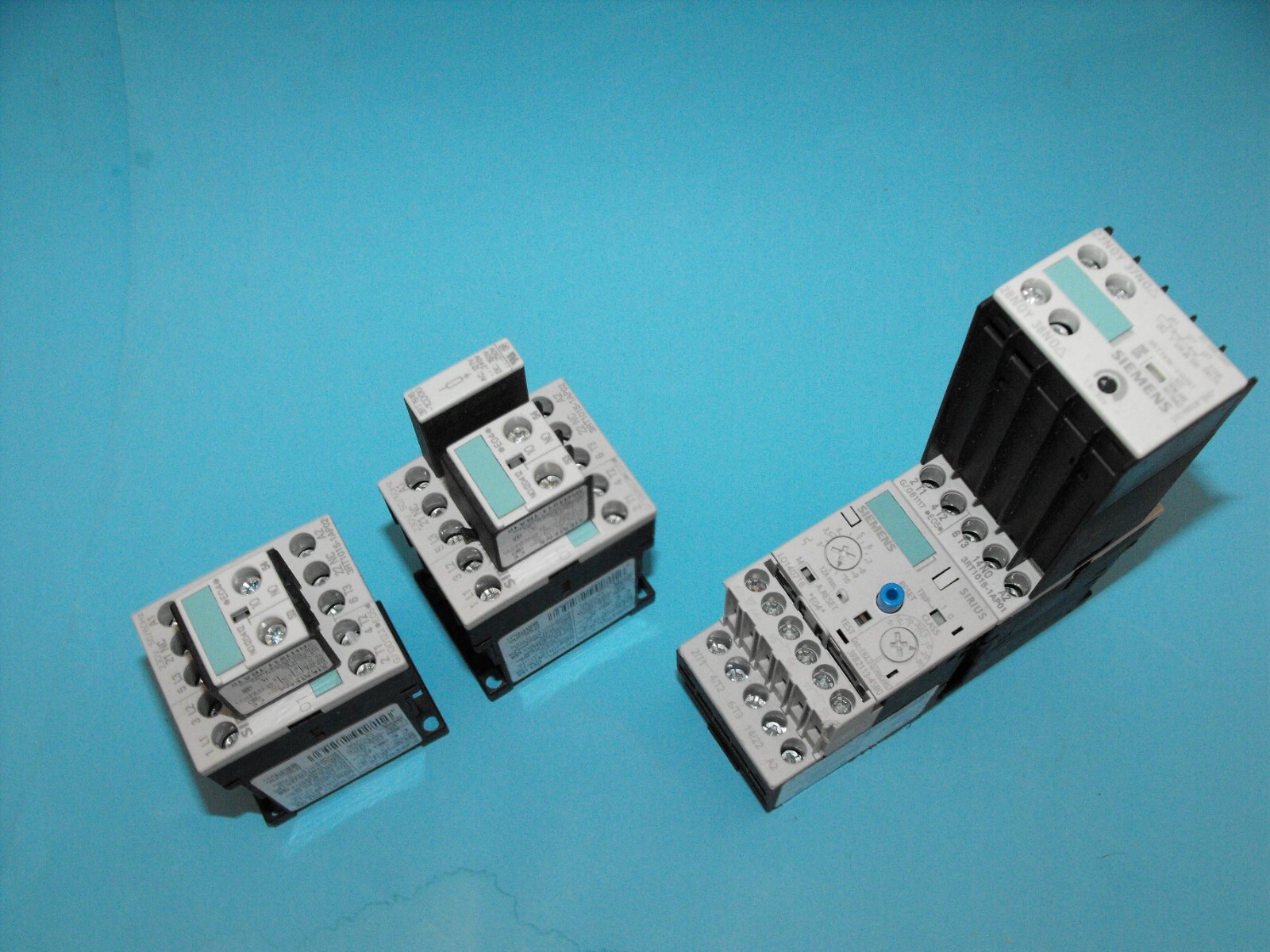 Siemens 3RT11015-1AP01.3RB2113-4SB0+3RT1015-1AP01+3RT1916-2GD51.220V.NEW