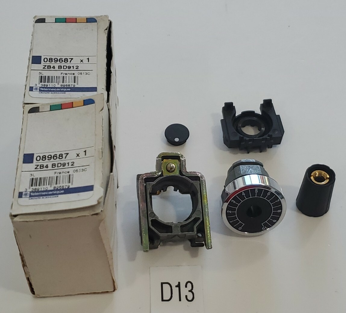 *NEW* LOT OF 2 Telemecanique ZB4 BD912 Potentiometer Operator Knobs + Warranty!