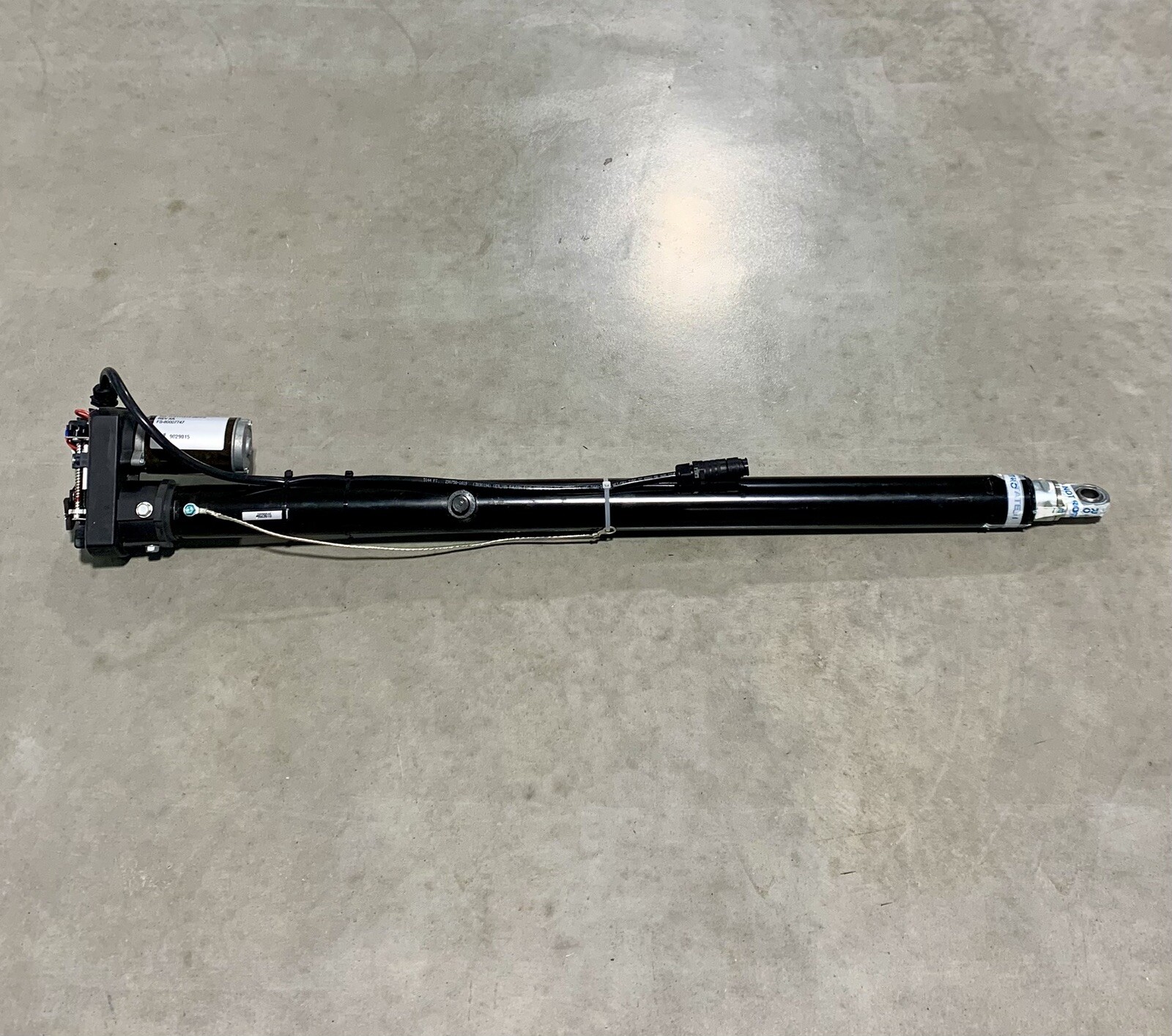 First Solar 36V Linear Actuator 80007747 / MA-1C2111313-28PFS *NEW OPEN BOX*