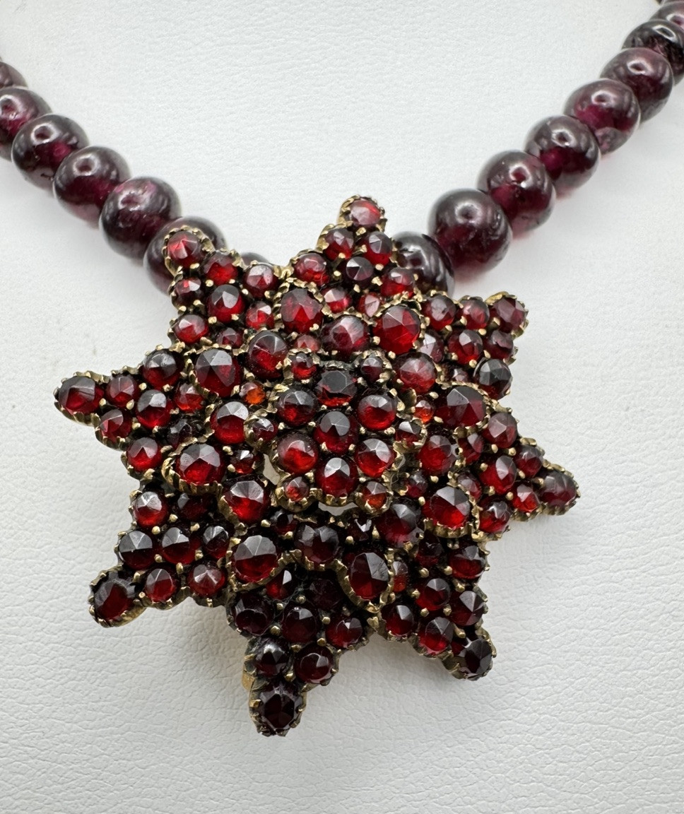 Gorgeous Vintage Ladies Garnet STAR Necklace & Pin 17”