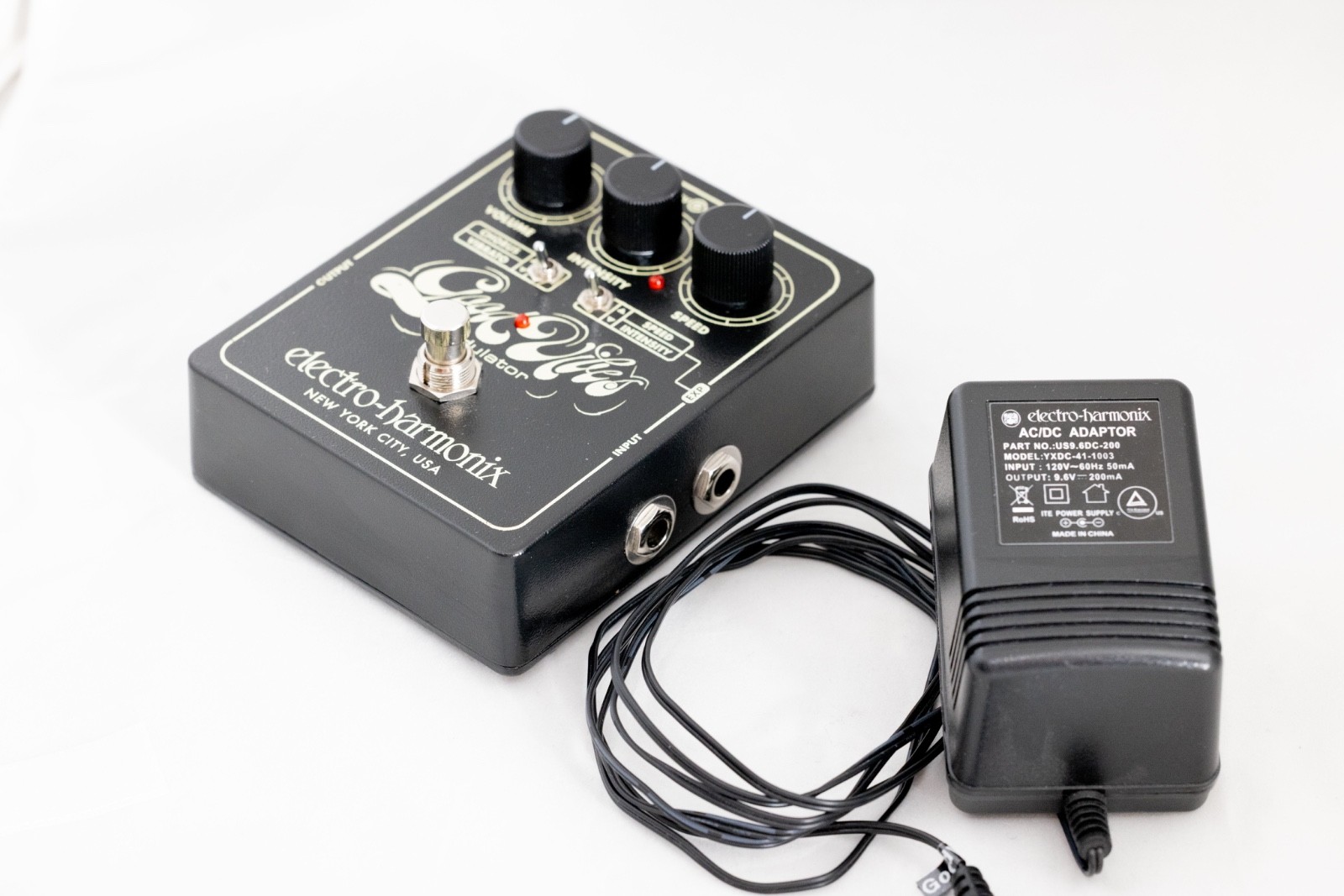 Electro-Harmonix Good Vibes Analog Modulator True Bypass Chorus Vibrato uni-vibe