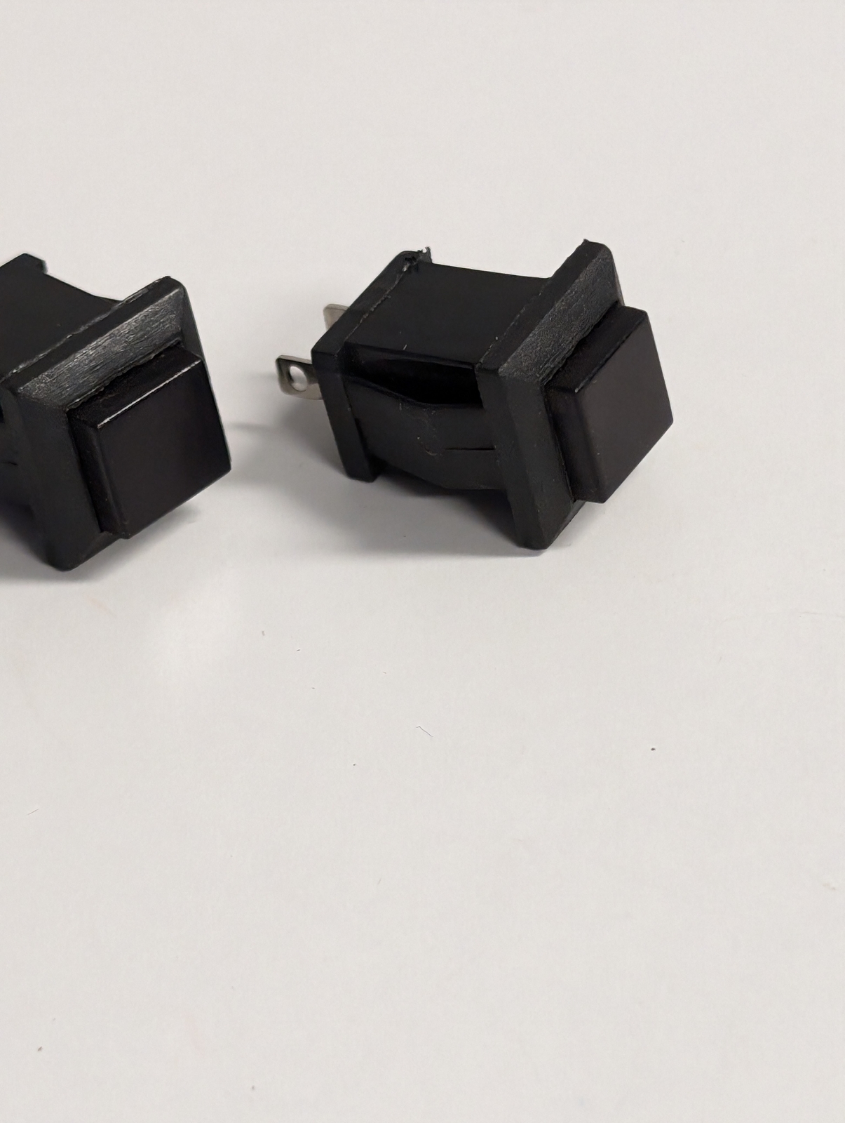 SPST MOMENTARY-ON NORMALLY OPEN PUSH BUTTON SWITCH (2 PACK)