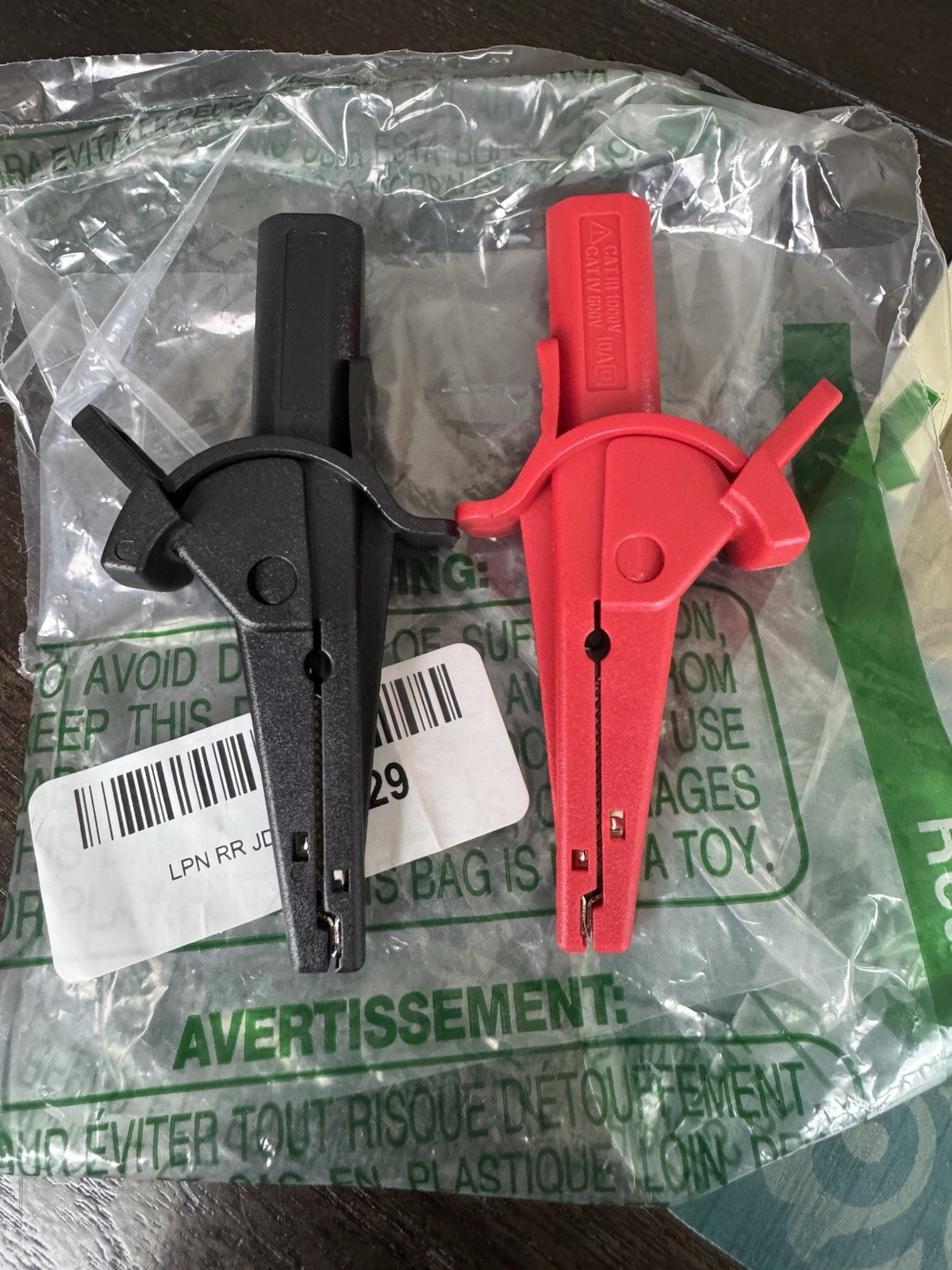 REED R1210 Heavy Duty Alligator Clips Set of 2 - 10A Safety Rating Red Black