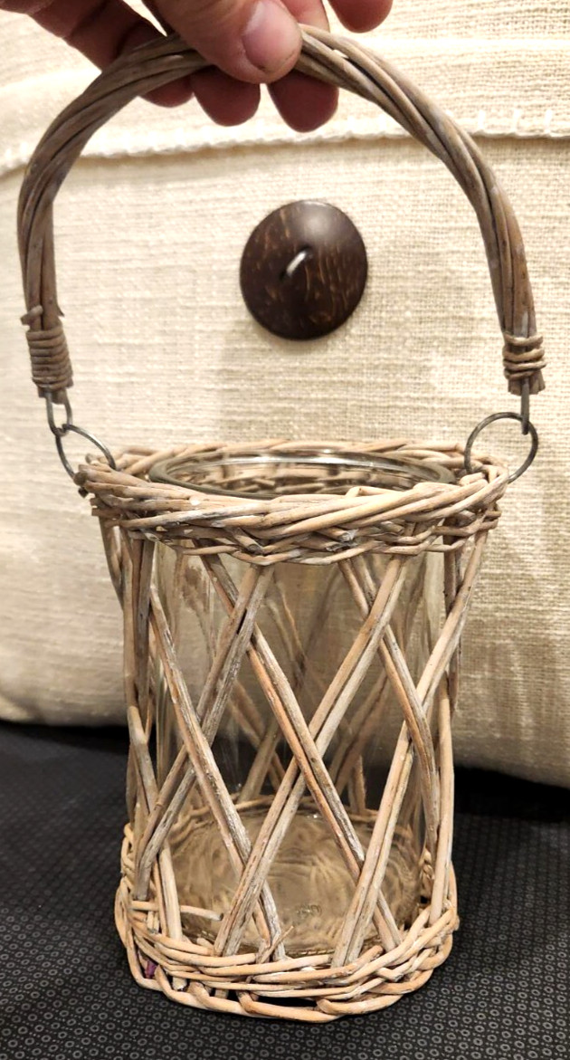 Cute! Wicker Basket & Handle W/Glass Vase for Flowers /Potpourri or? ~Home Decor