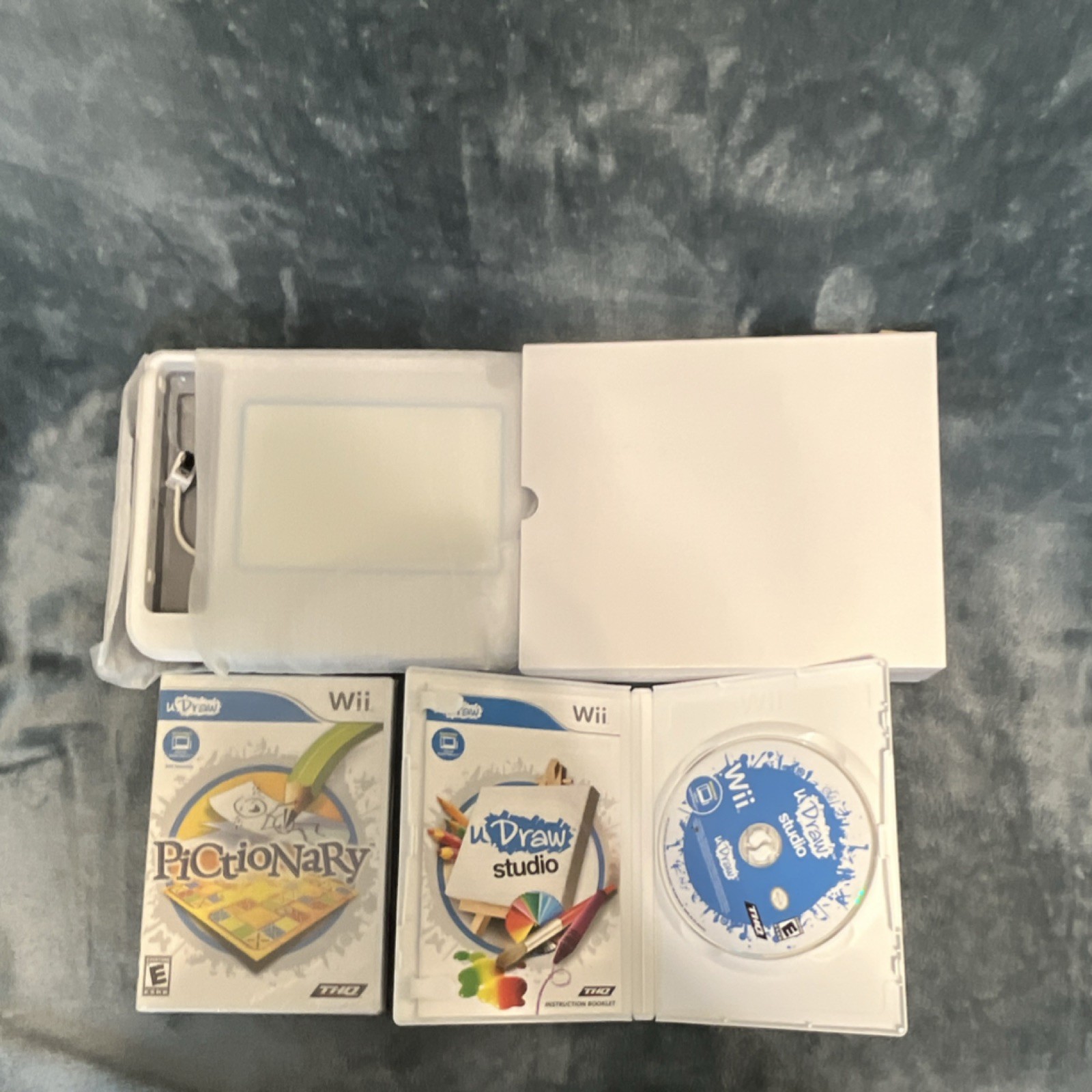Nintendo Wii uDraw GameTablet Bundle Boxed CIB -uDraw Studio & Pictionary Tested