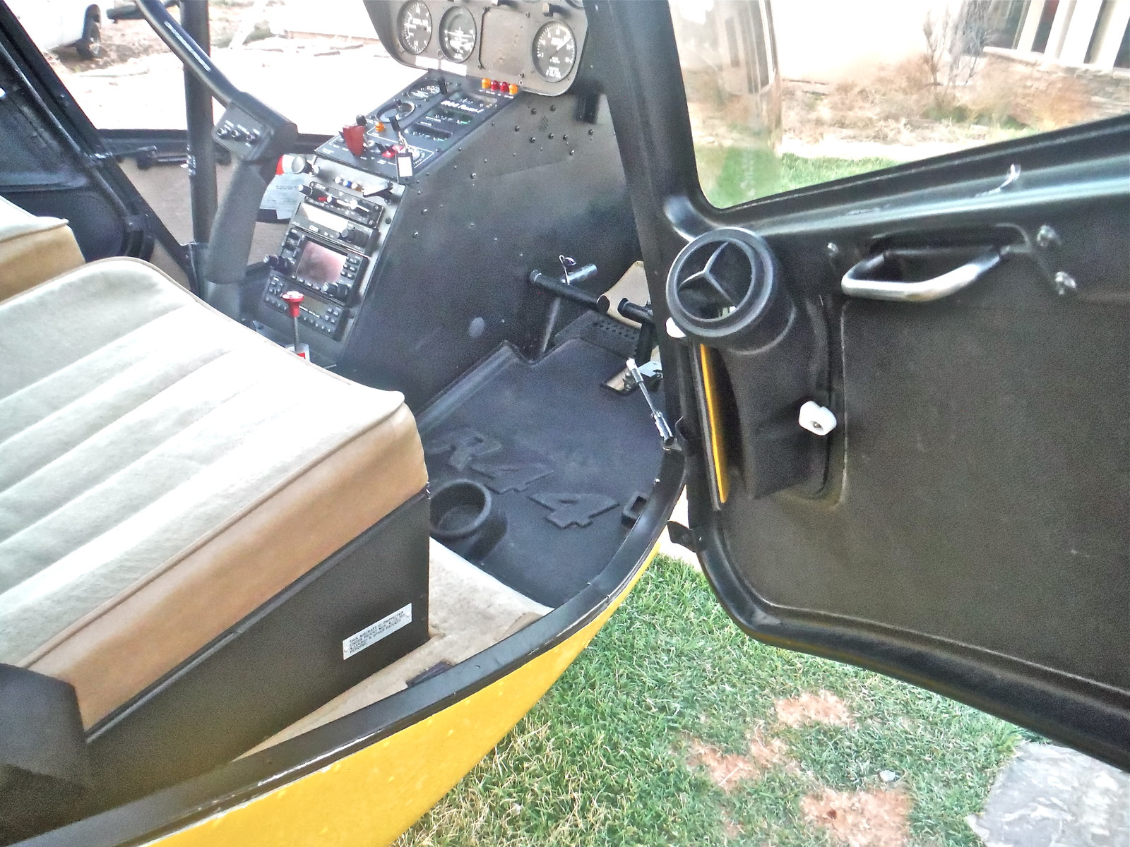 Robinson R44 Helicopter Raven I, II, Astro, Vent Scoop with air louver - Pilot