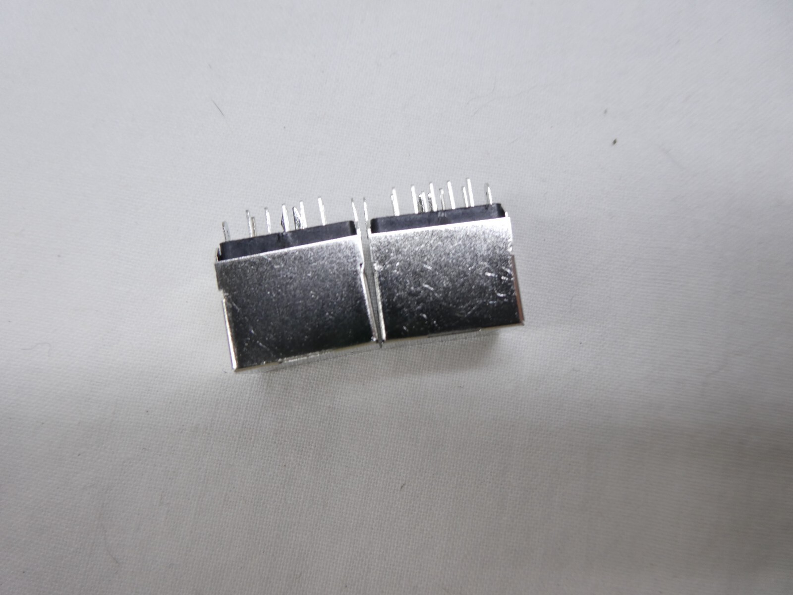 9 Pin Female Mini Din Socket Shield Right Angle A/V Connector Sega Genesis X2