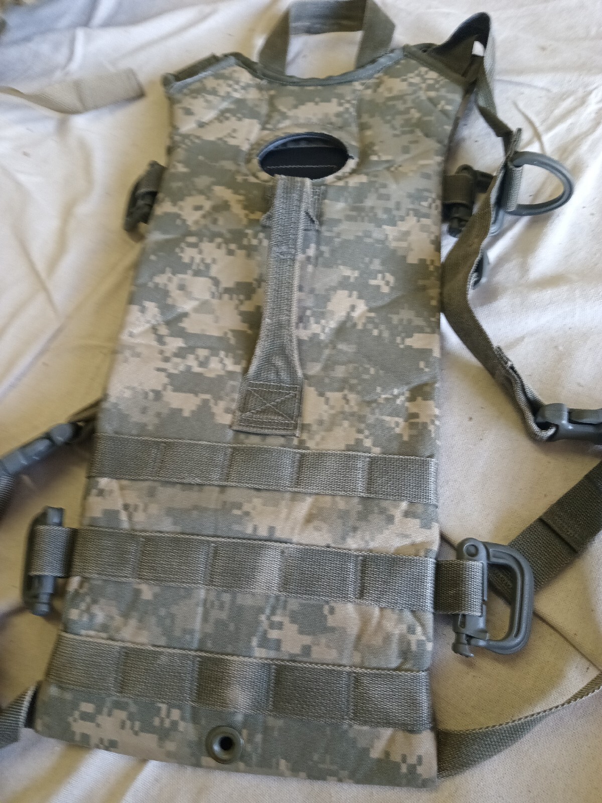 ACU / UCP Camelback Hydration Carrier USGI 100 OZ 3L System US Army No Bladder