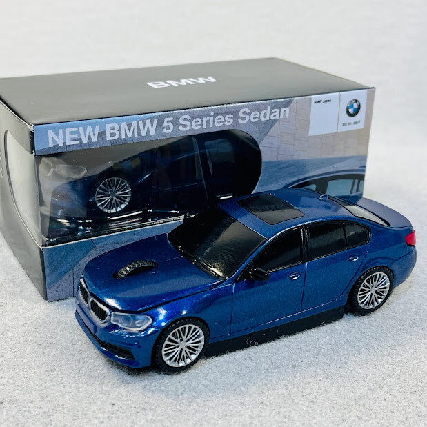 BMW New 5 Series Sedan Blue Wireless Computer Mouse Mini car model Dealer Promo