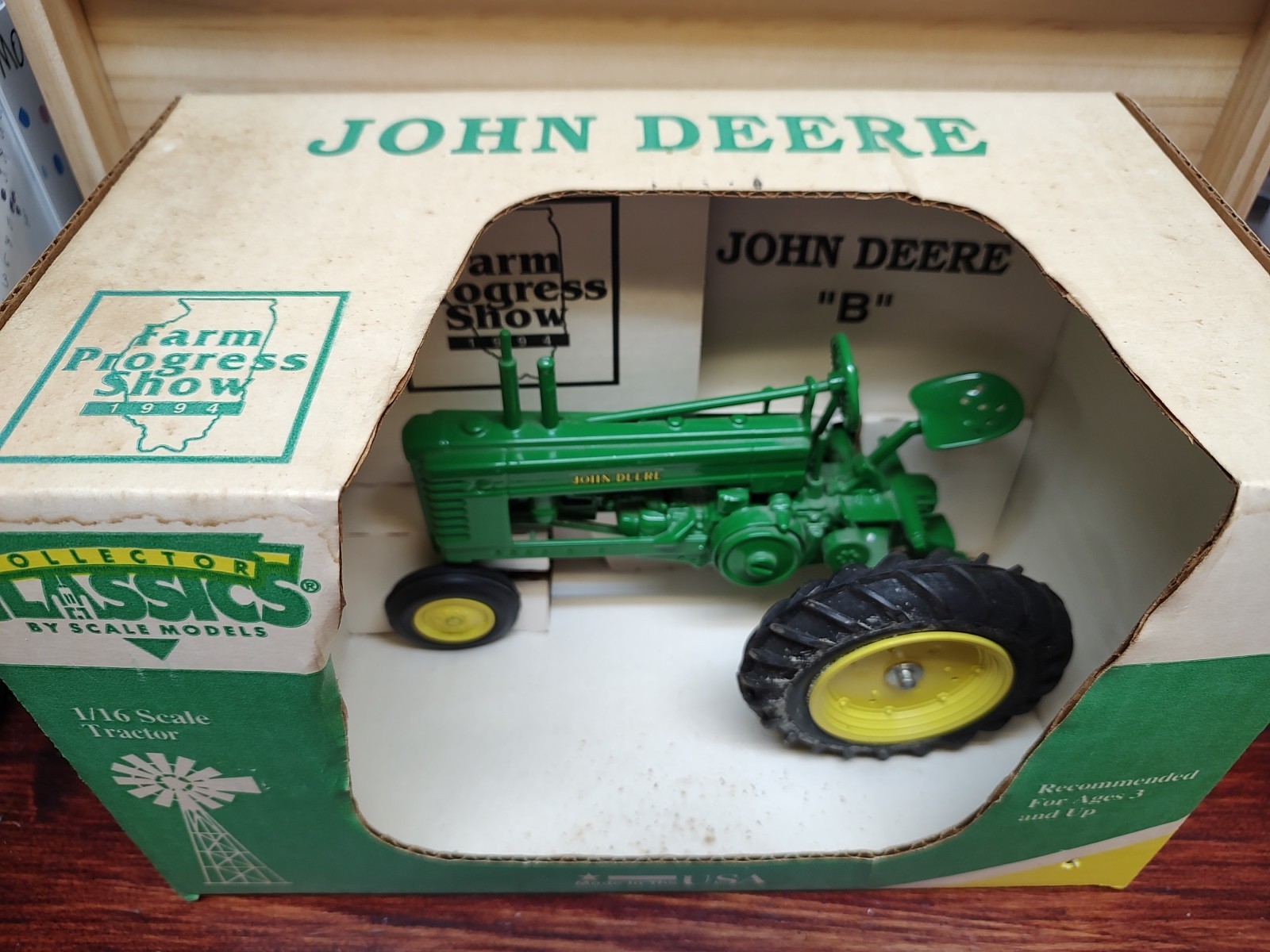 Scale Models Collector Classics 1/16 John Deere B, 1994 Farm Progress Show