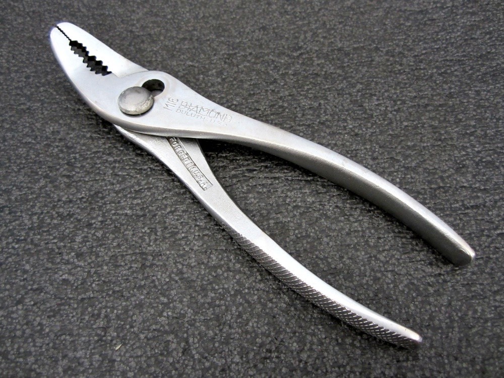 Vintage Diamond 6" Thin Bent Nose Pliers M16 Made in USA