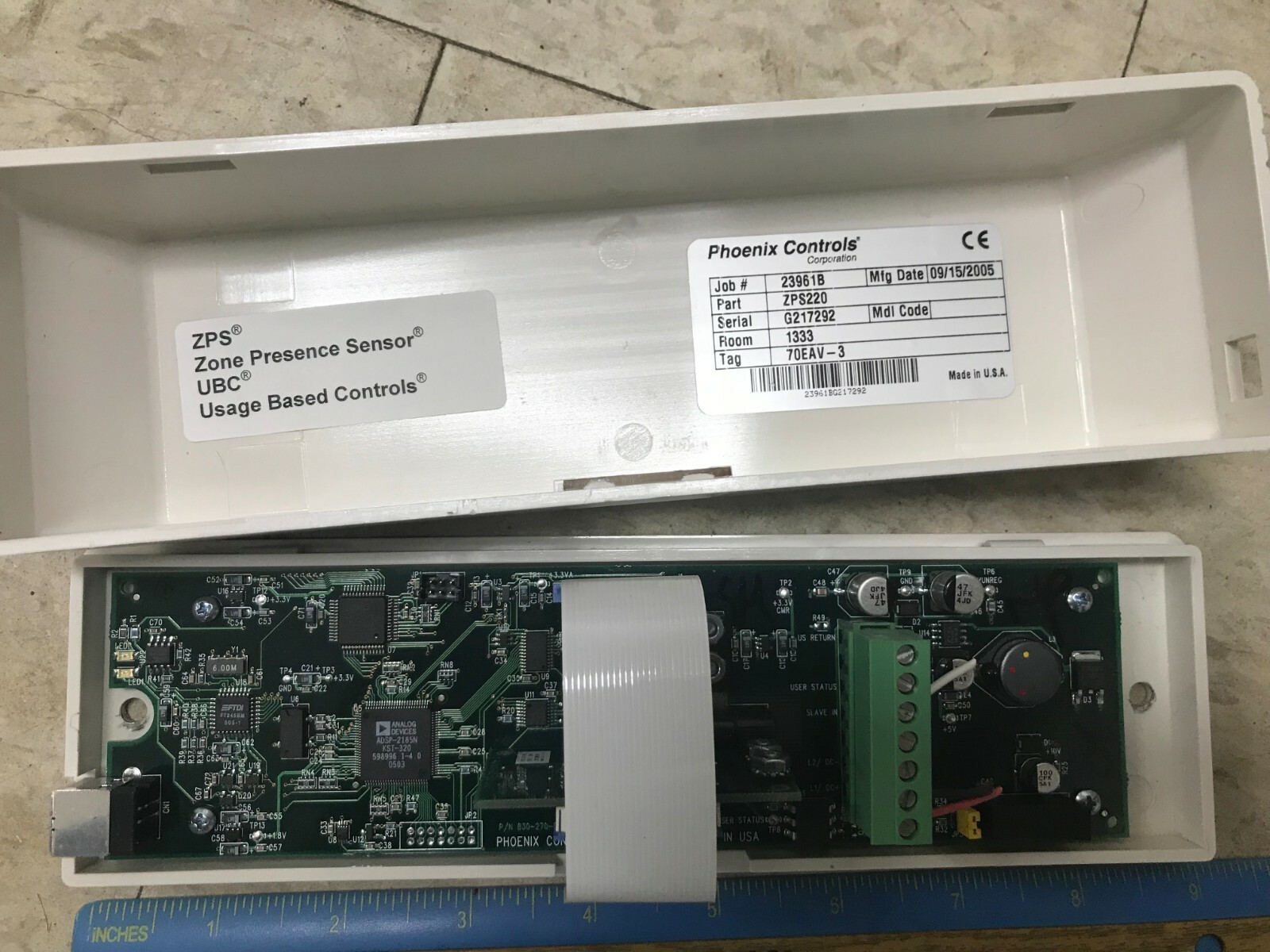 phoenix controls ZPS220 fume hood zone presence sensor