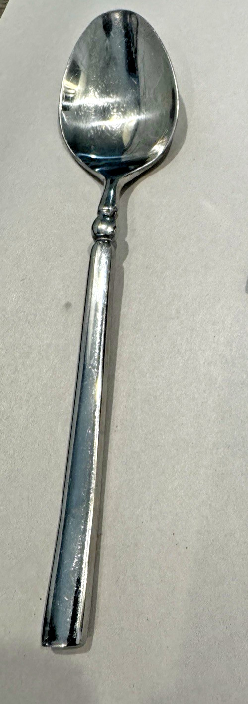 Hampton Silversmith Dominique Mirror Stainless Flatware Spoon Fork Serving 38