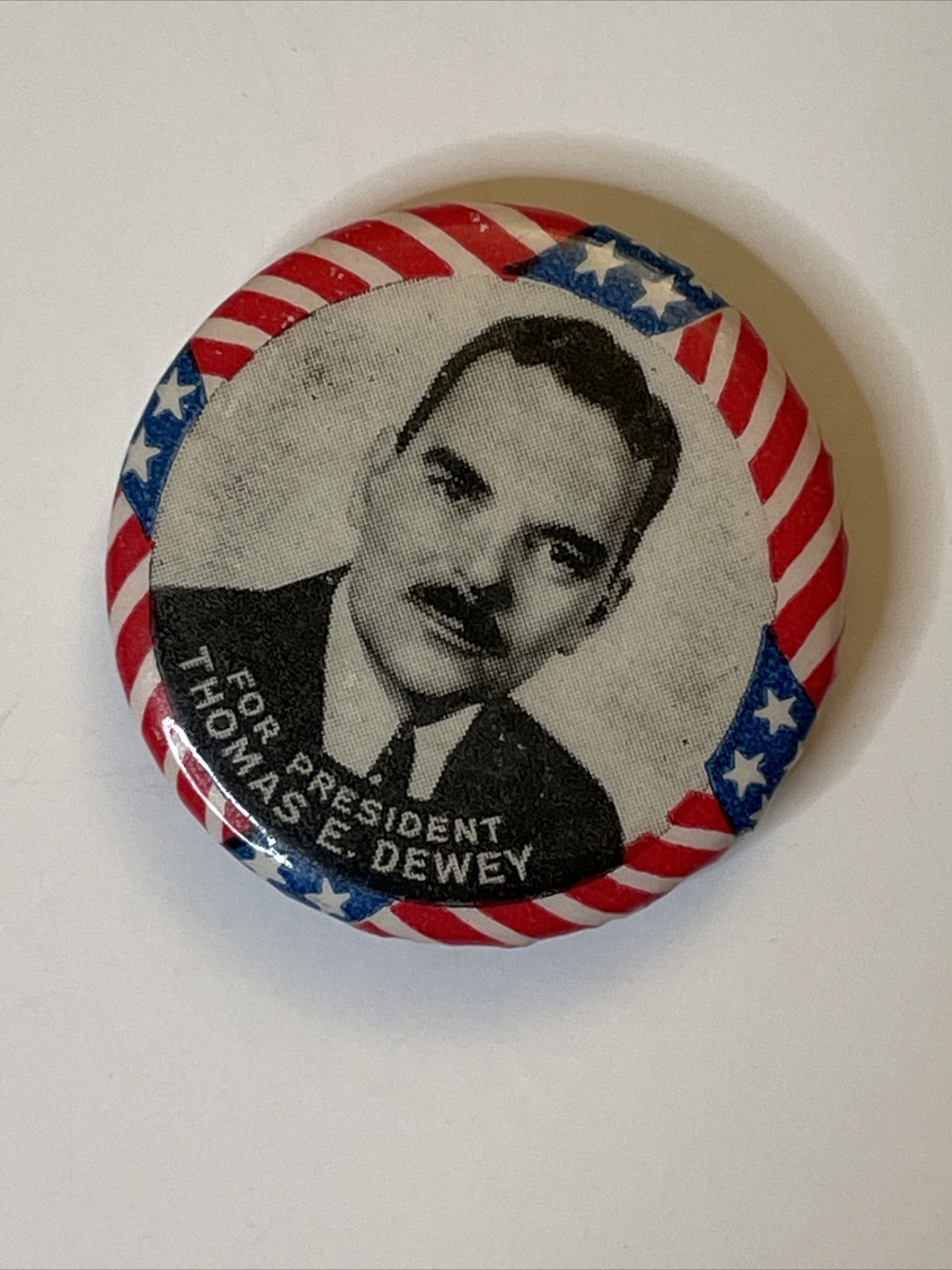 THOMAS DEWEY 1 1/4" CELLULOID PICTURE PINBACK