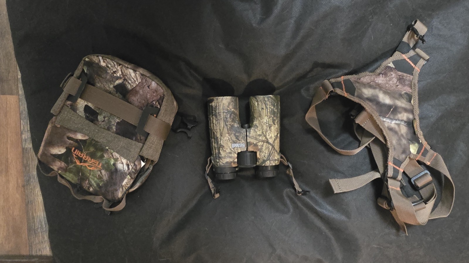 Bushnell Legend HD 10x42 Roof Prism Binoculars Multi-Coated Camo Hunting