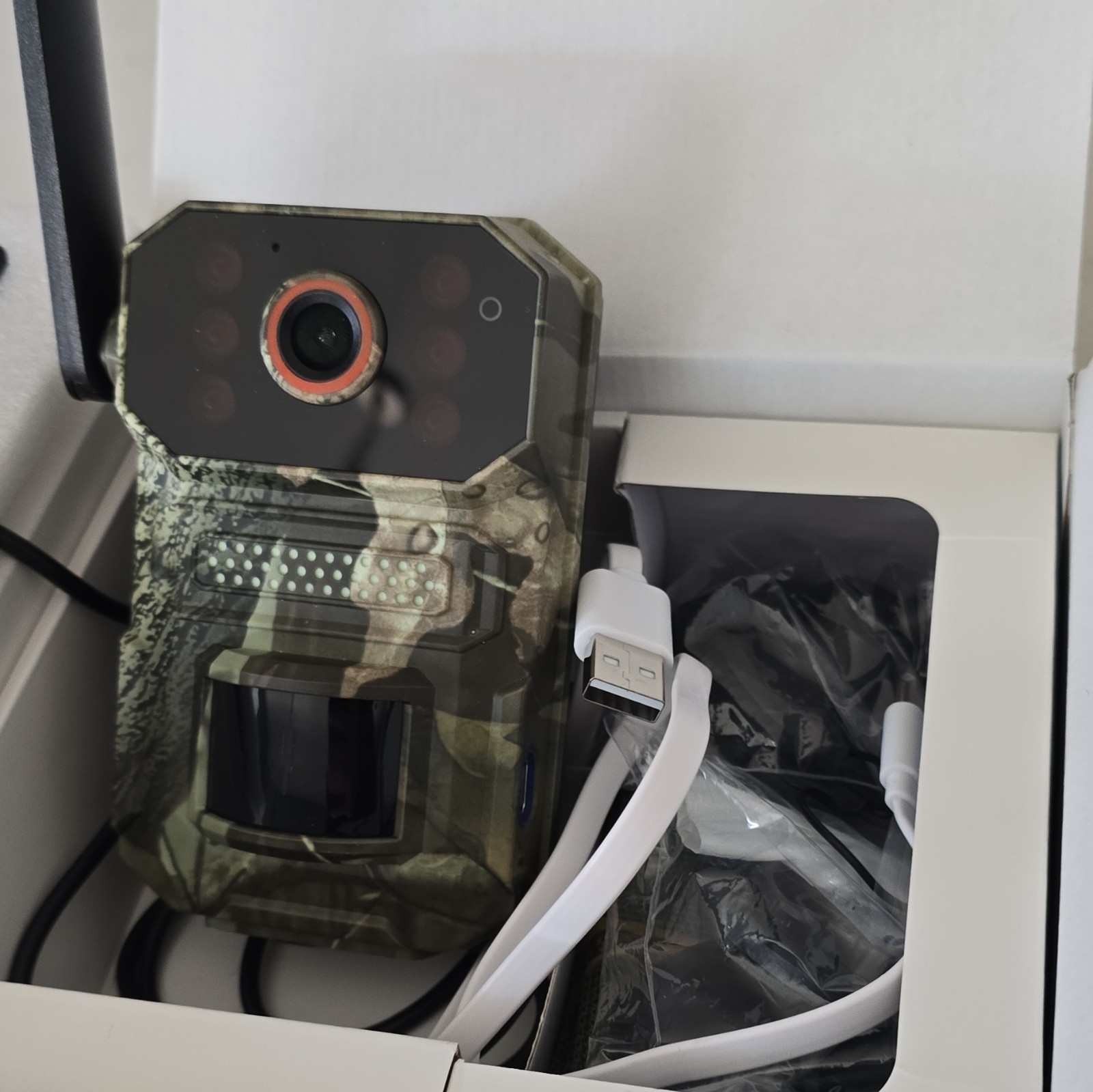 Numlake Tech Q80 4G LTE Trail Camera Night Vision Wide-Angle Weatherproof