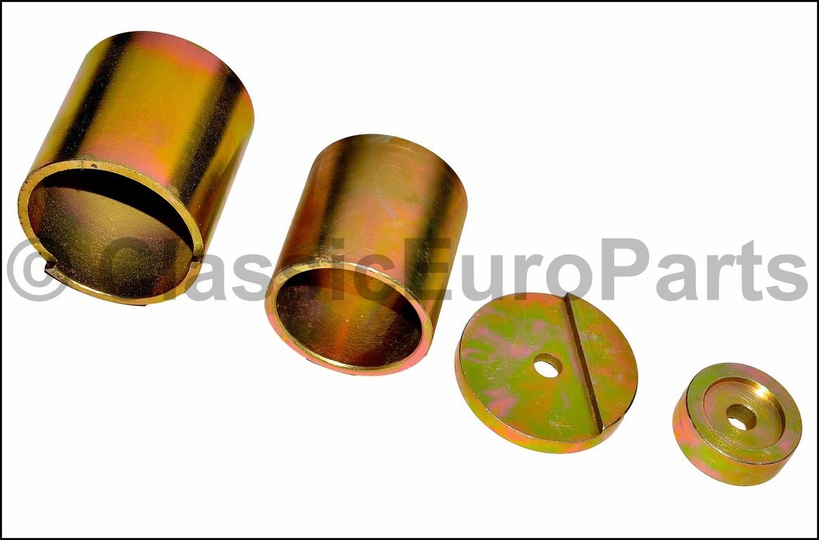 Set of adapters for dismantling and mounting of lower ball joints IVECO Daily