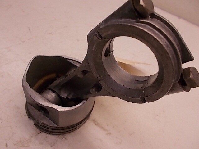 Briggs & Stratton 394958, 393270 Piston & Rod. From Model 402437. Others. USED