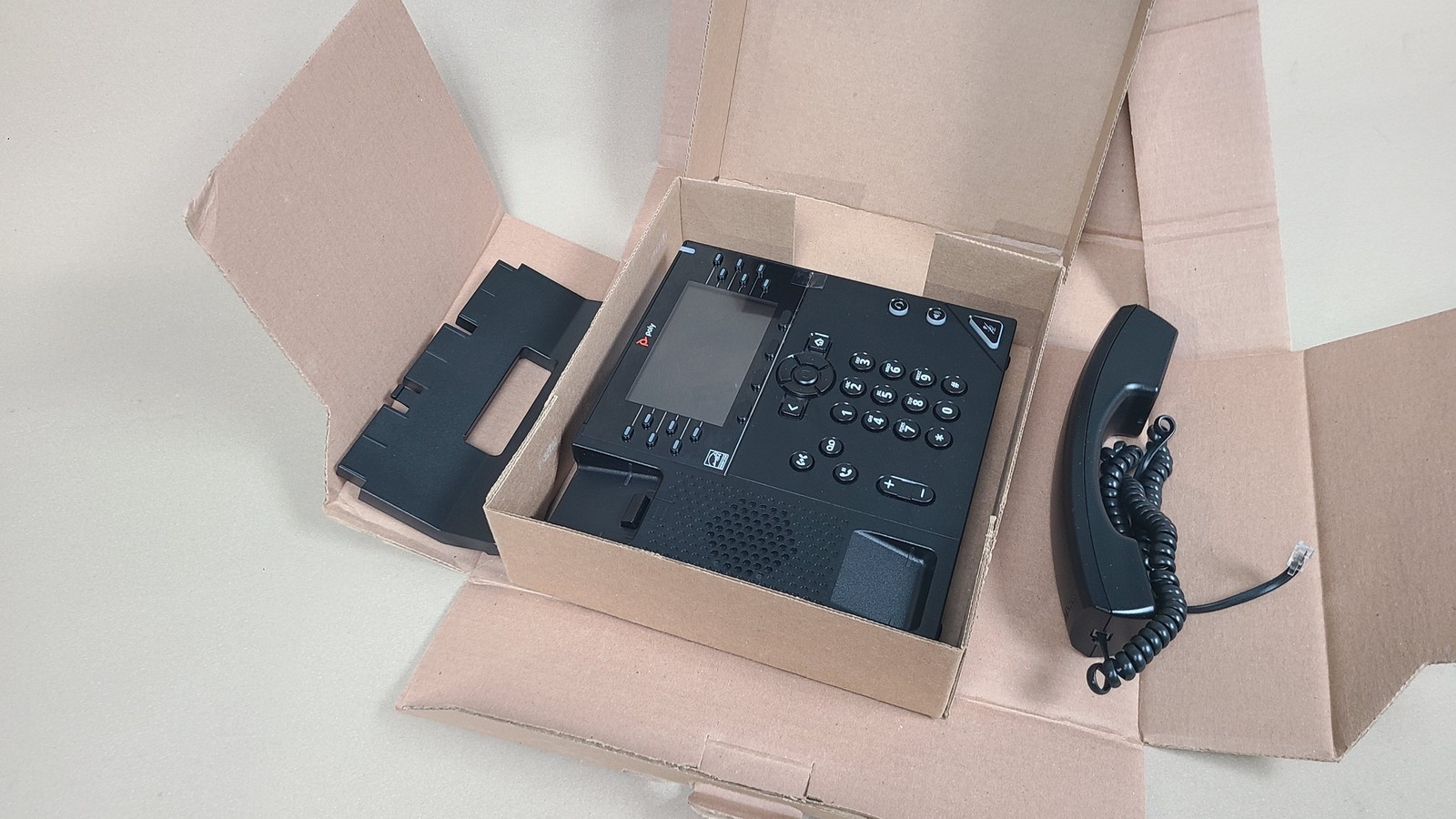 Polycom VVX450 12-Line 4.3" Color LCD IP Phone with Power Supply 2200-48840-101
