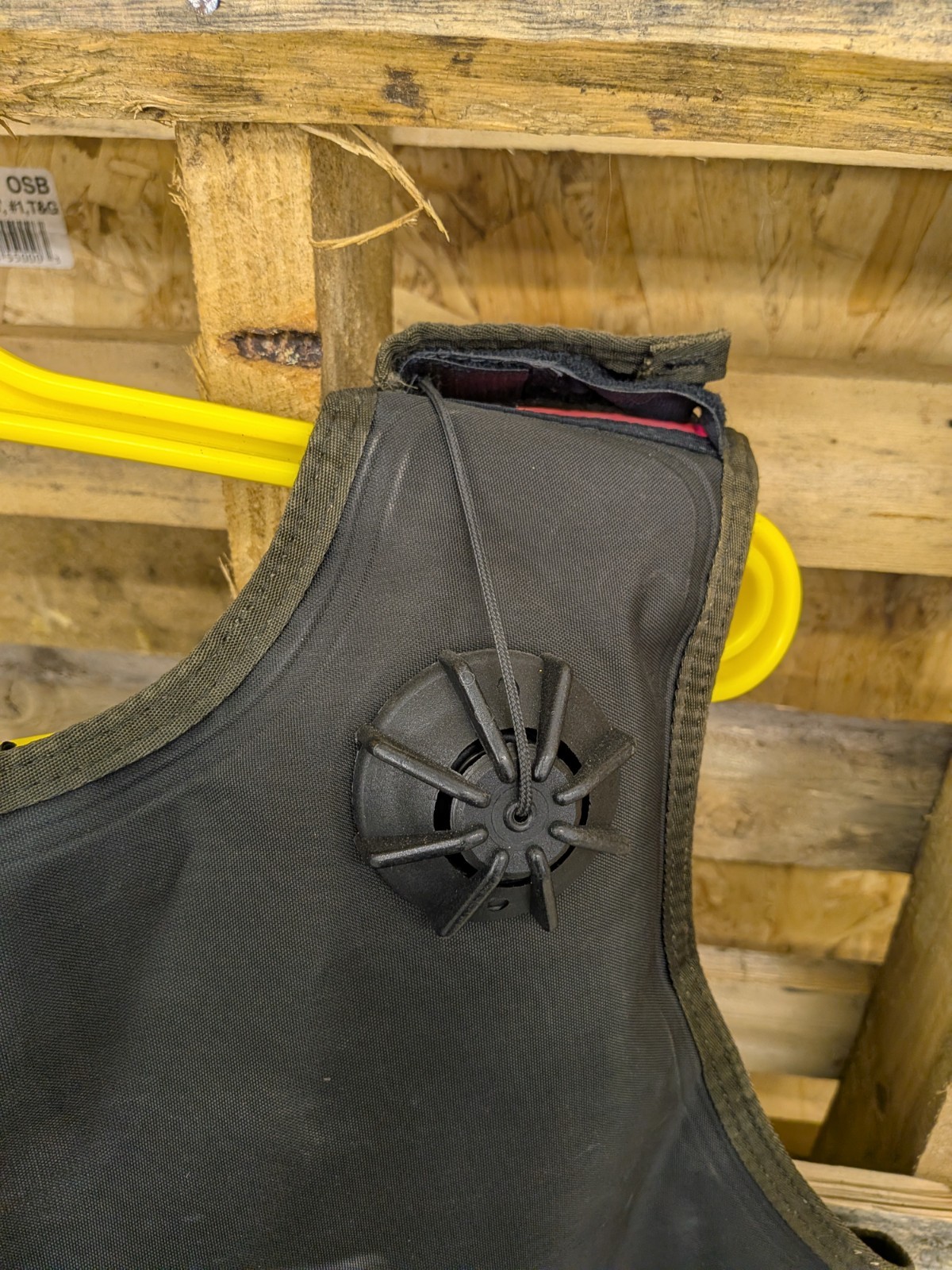Scubapro BCD - Size Small