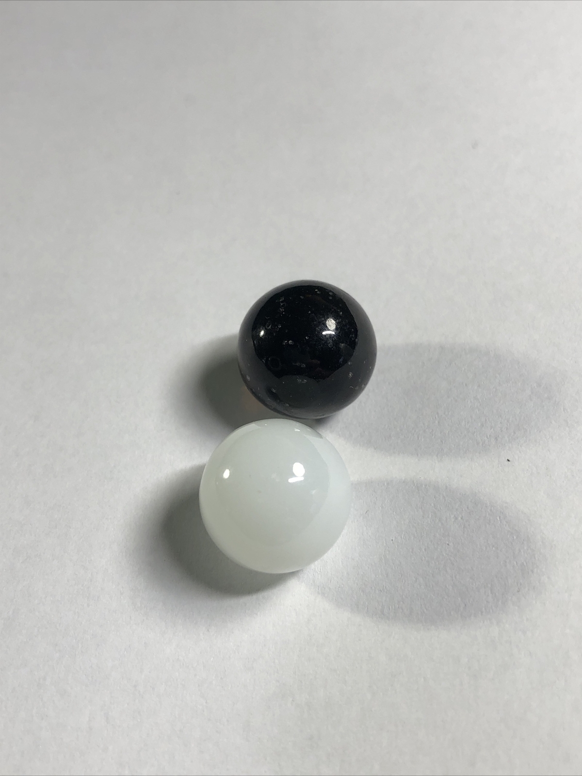 Vtg Board Game replacement part 1 Black AND 1 White Marble Glass 13.5- 15mm READ