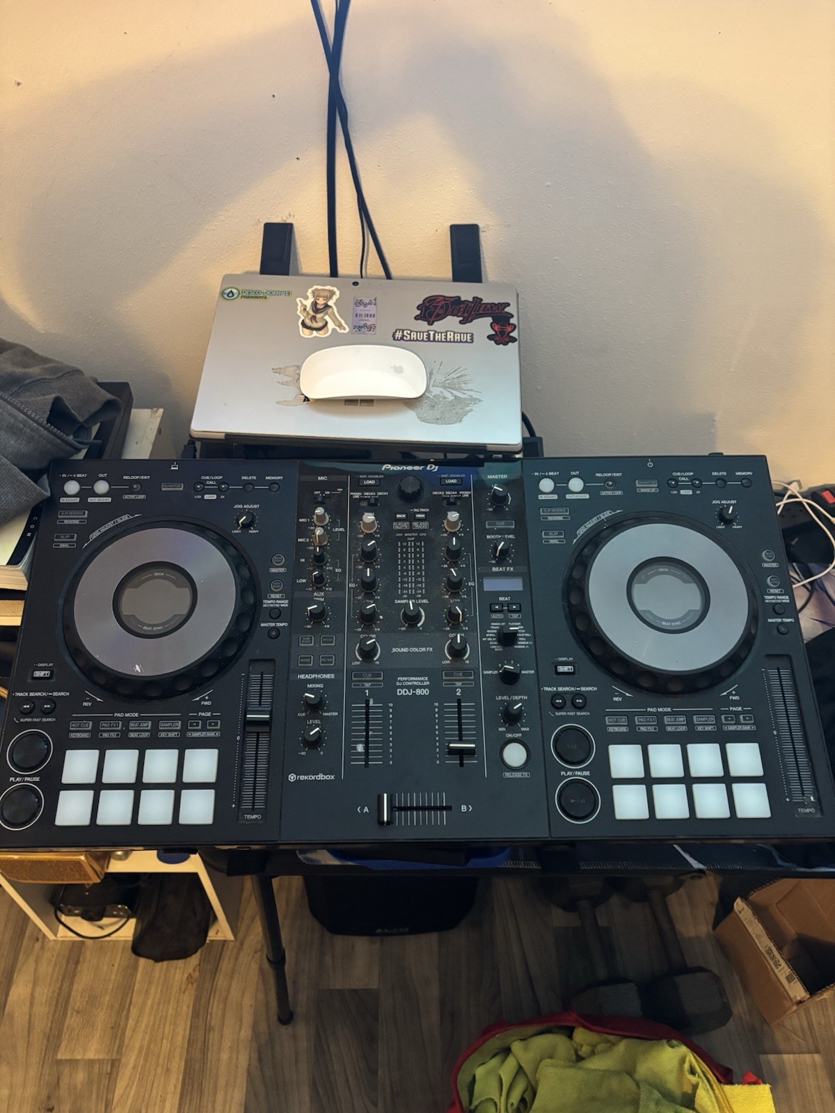 Pioneer DJ DDJ-800 2-Deck Rekordbox DJ Controller