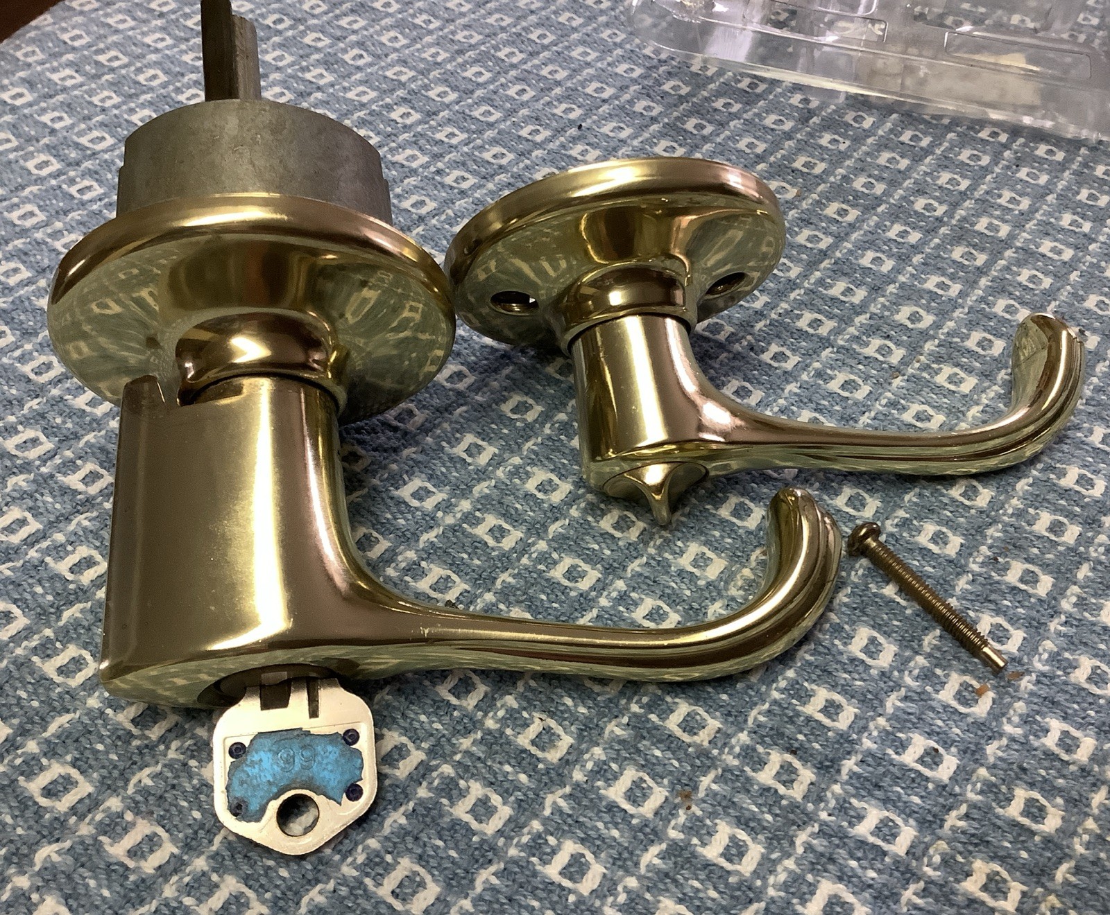 Kwikset Keyed Entry Lockset, One Key. Preowned.