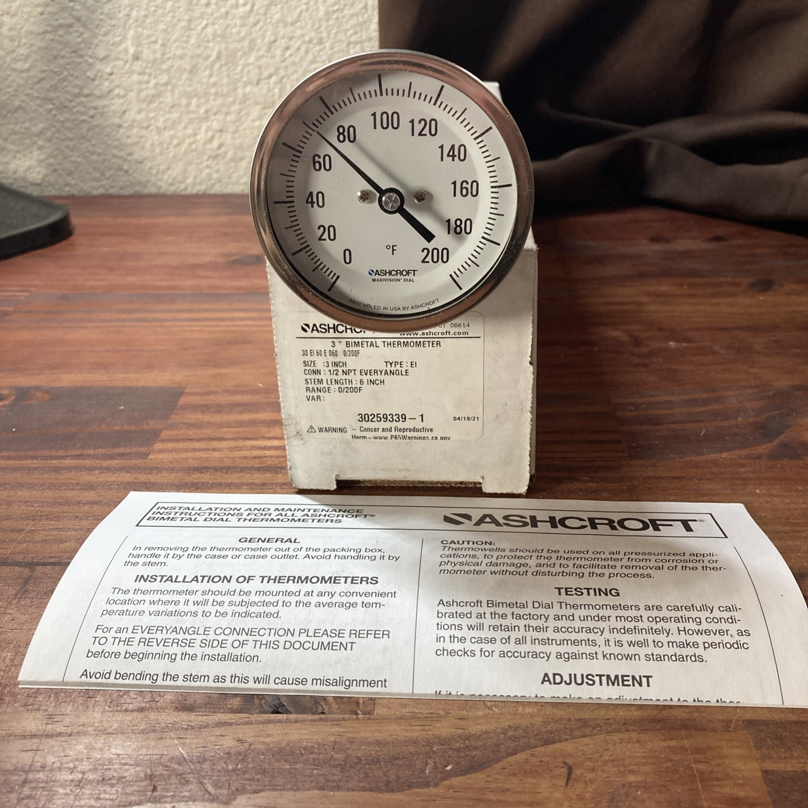Ashcroft bi-metal thermometer 3” 200f 30EI60E060.