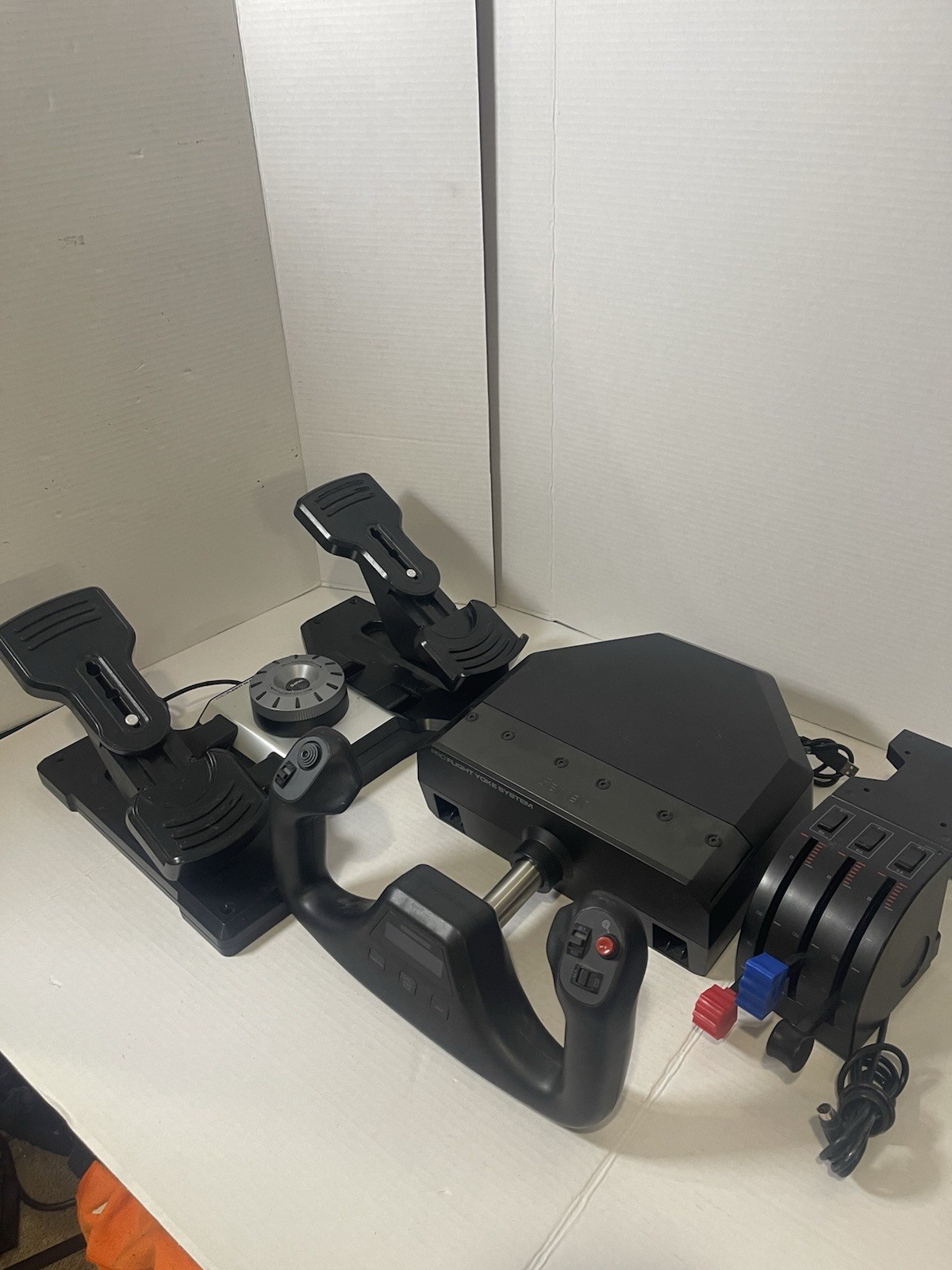 Saitek G Flight Simulator Yoke, Throttle Quadrant & Rudder Pedals