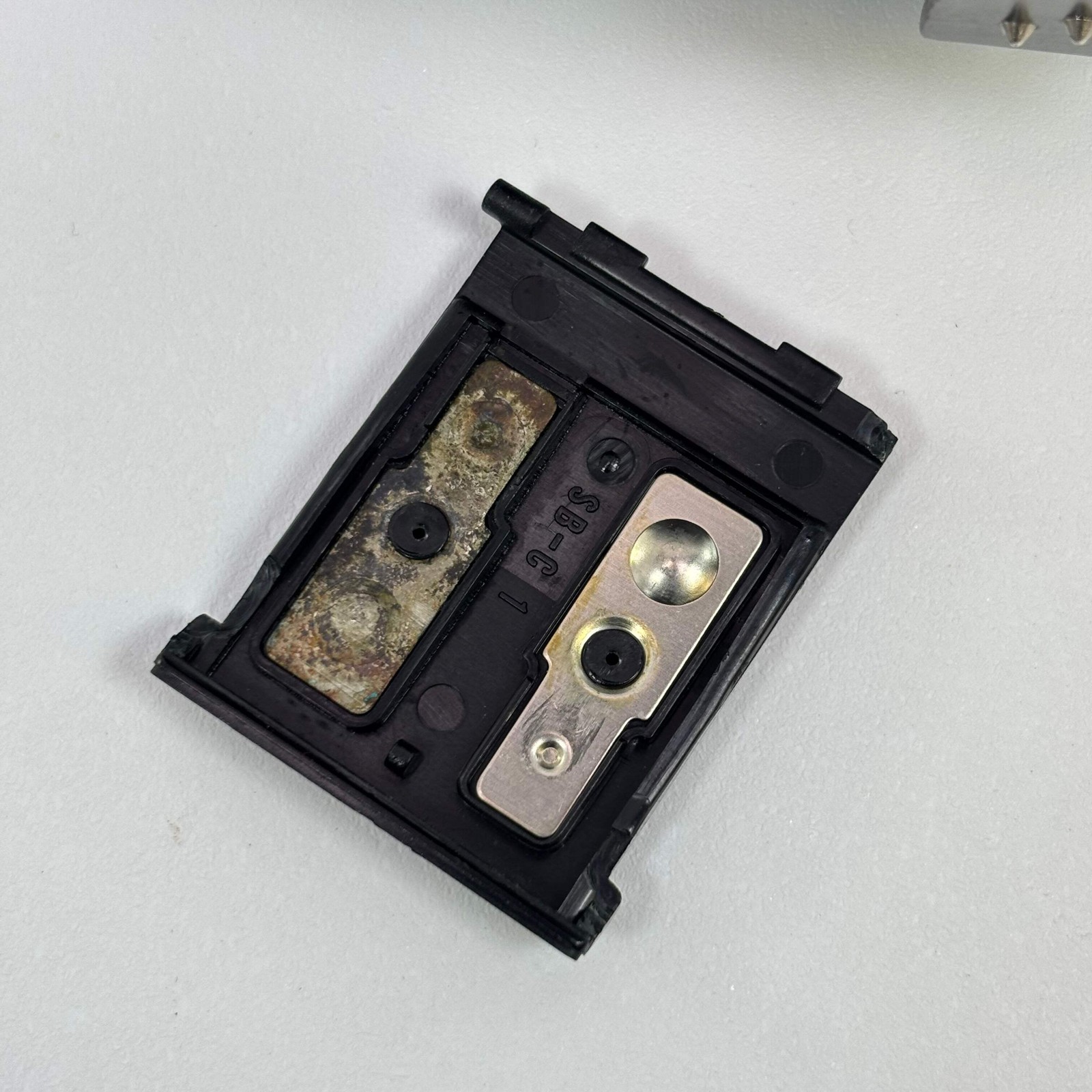 Broken Nikon Speedlight SB-23 Shoe Mount Flash (Damaged Battery Compartment)