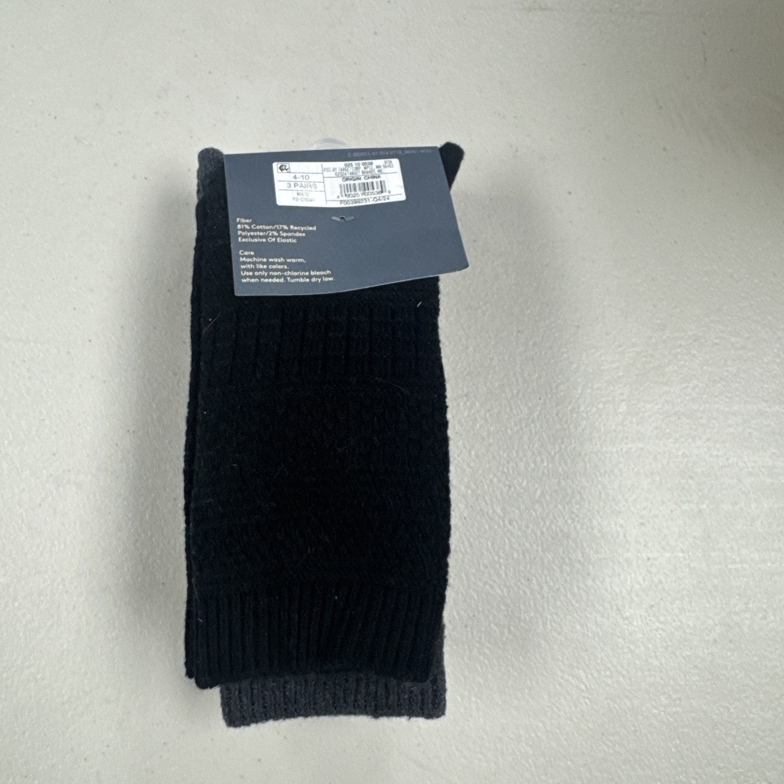 Universal Thread Goods Co Crew Socks 3 Pack Cotton Blend Size 4-10 Black/Gray