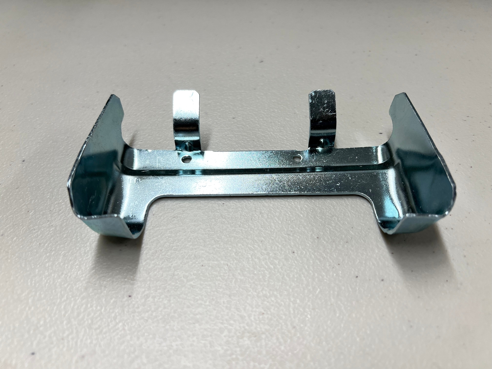 1961-1962 CHEVROLET IMPALA BEL AIR BISCAYNE DASH ASH TRAY MOUNTING BRACKET [NEW]