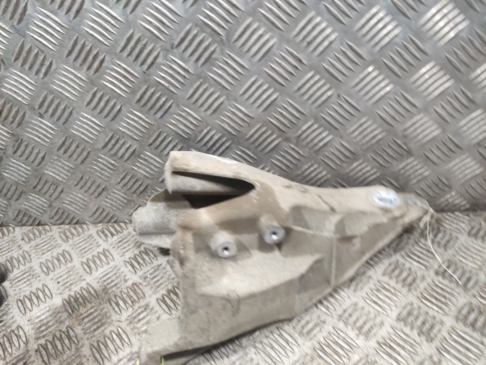 VW Transporter T5.1 Engine Mount Rear 7E0199370 D320