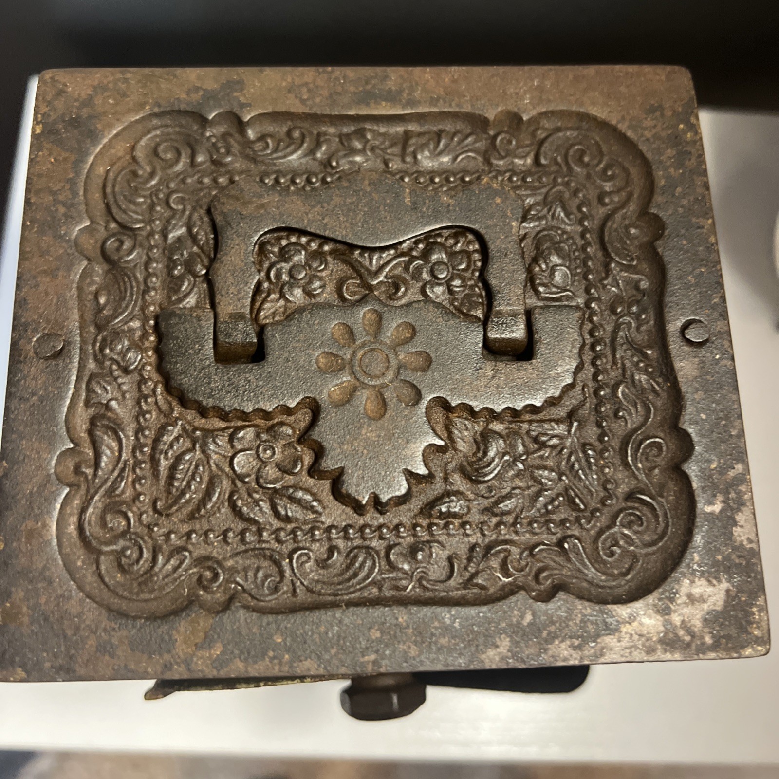 J&E Stevens August 17th, 1897 - Material, Cast Iron) (Burglar Proof Safe)not Key