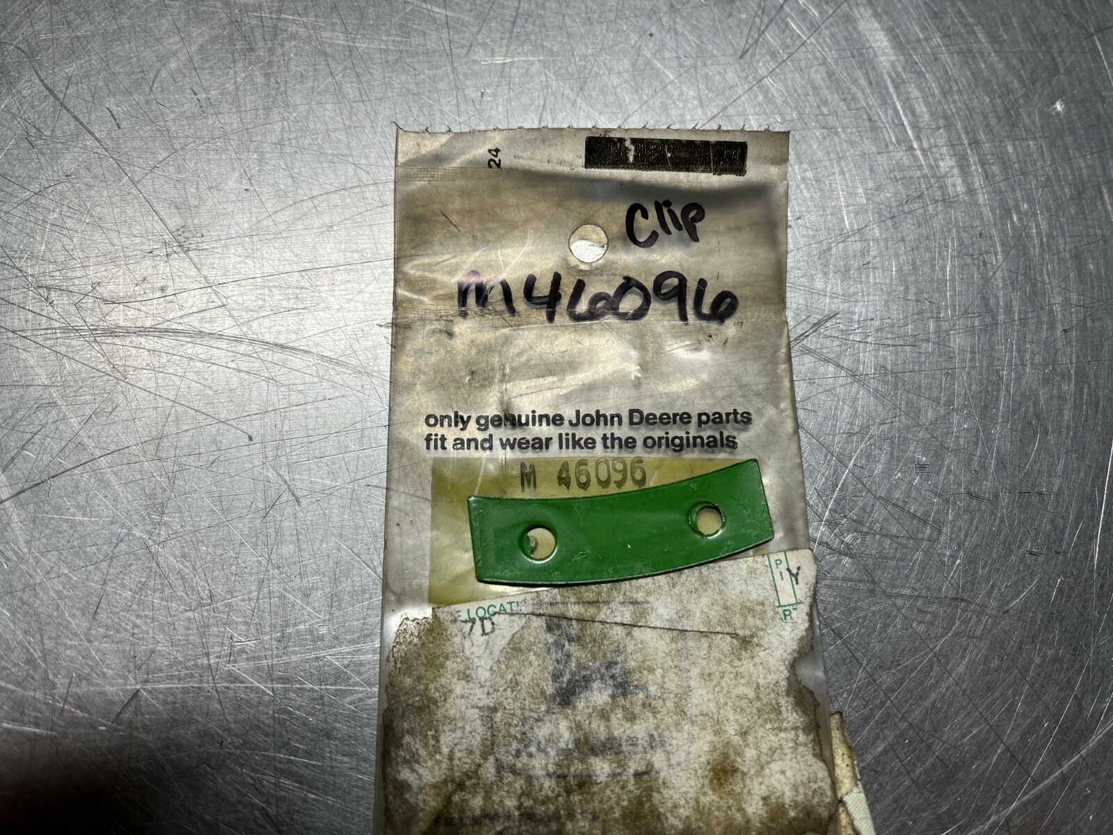 M46096  Genuine OEM John Deere  CLIP