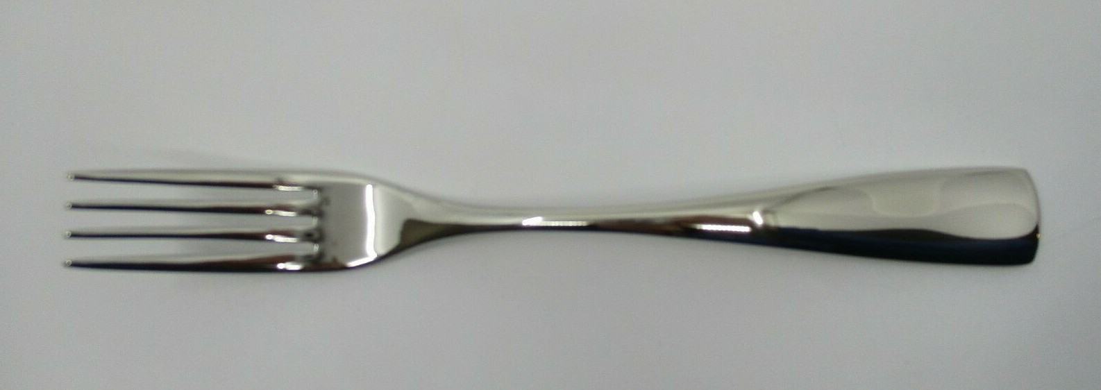 ONEIDA STAINLESS CURVA SALAD FORK  - 7 1/2" - 01G