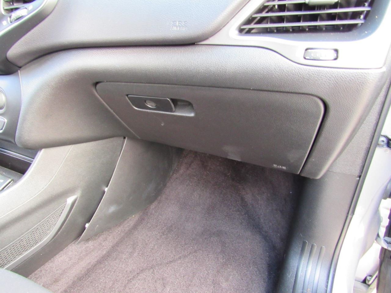 CHEROKEE  2019 Glove Box 1076173