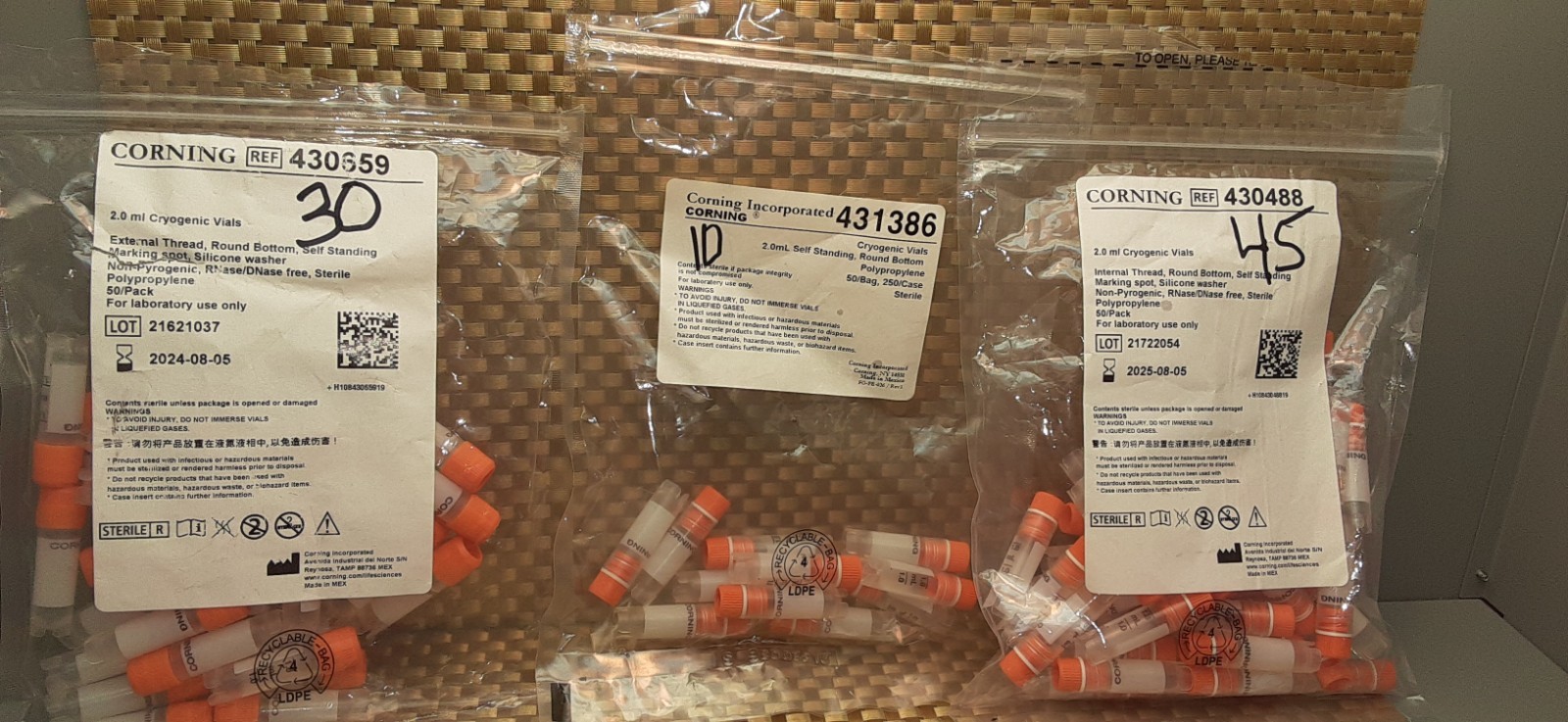 Corning  assorted 2mL Cryogenic Vials (85)