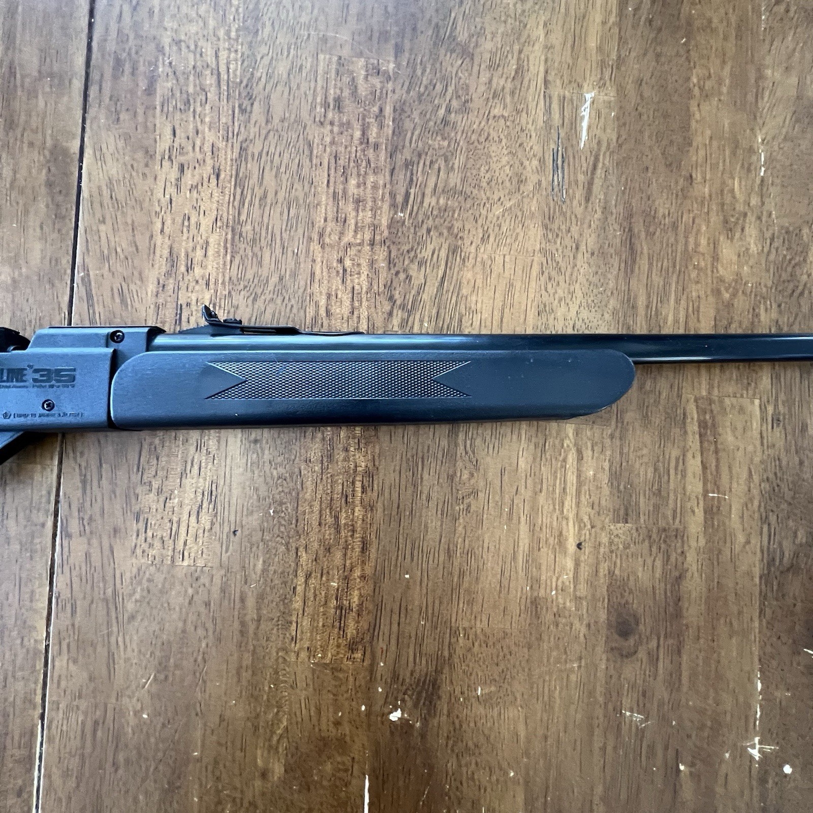 Daisy Powerline Model 35 Multi-Pump Pneumatic BB / Pellet Rifle with bb's !
