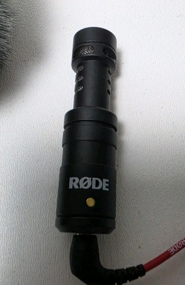 Rode VideoMicro Compact On-Camera Shotgun Microphone w/ Windscreen