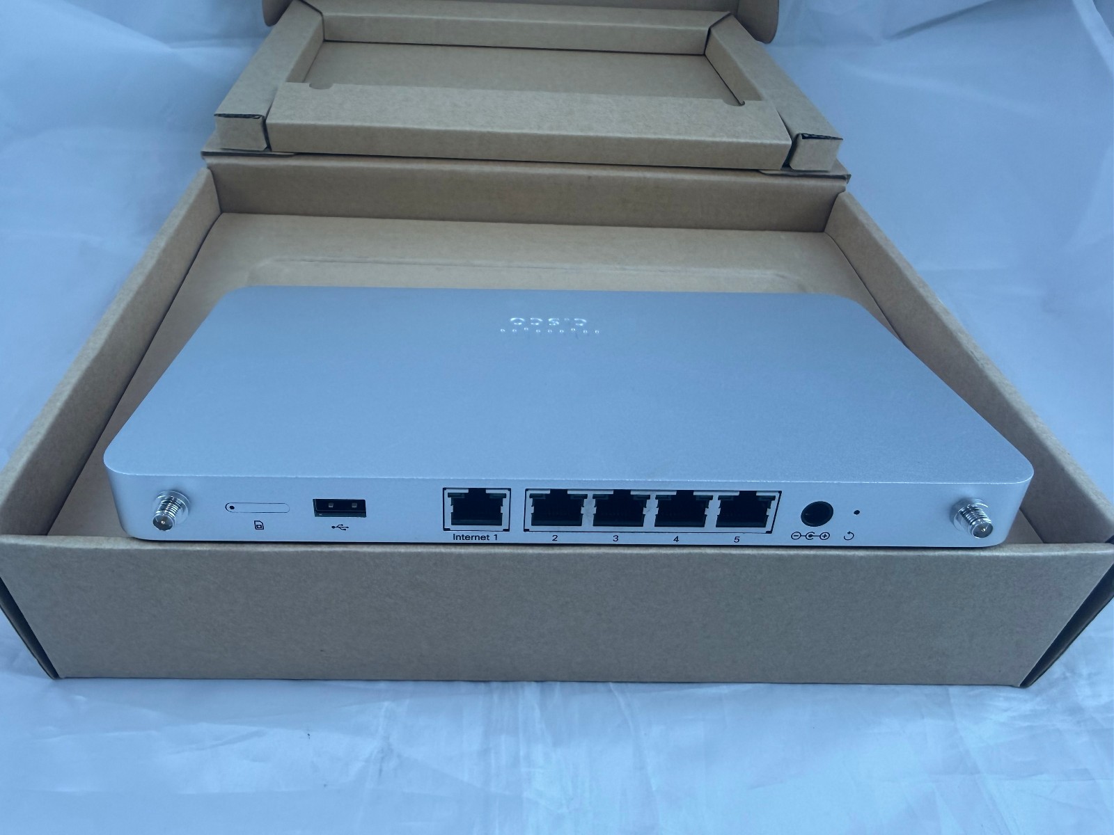 Cisco Meraki MX67C-HW-NA Cloud Managed LTE Security Device - Silver