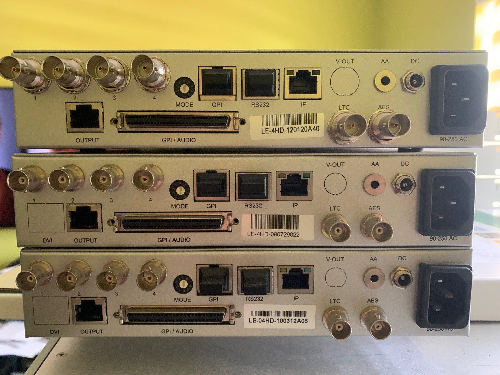 MULTIVIEWER - APANTAC TAHOMA LE-4HD