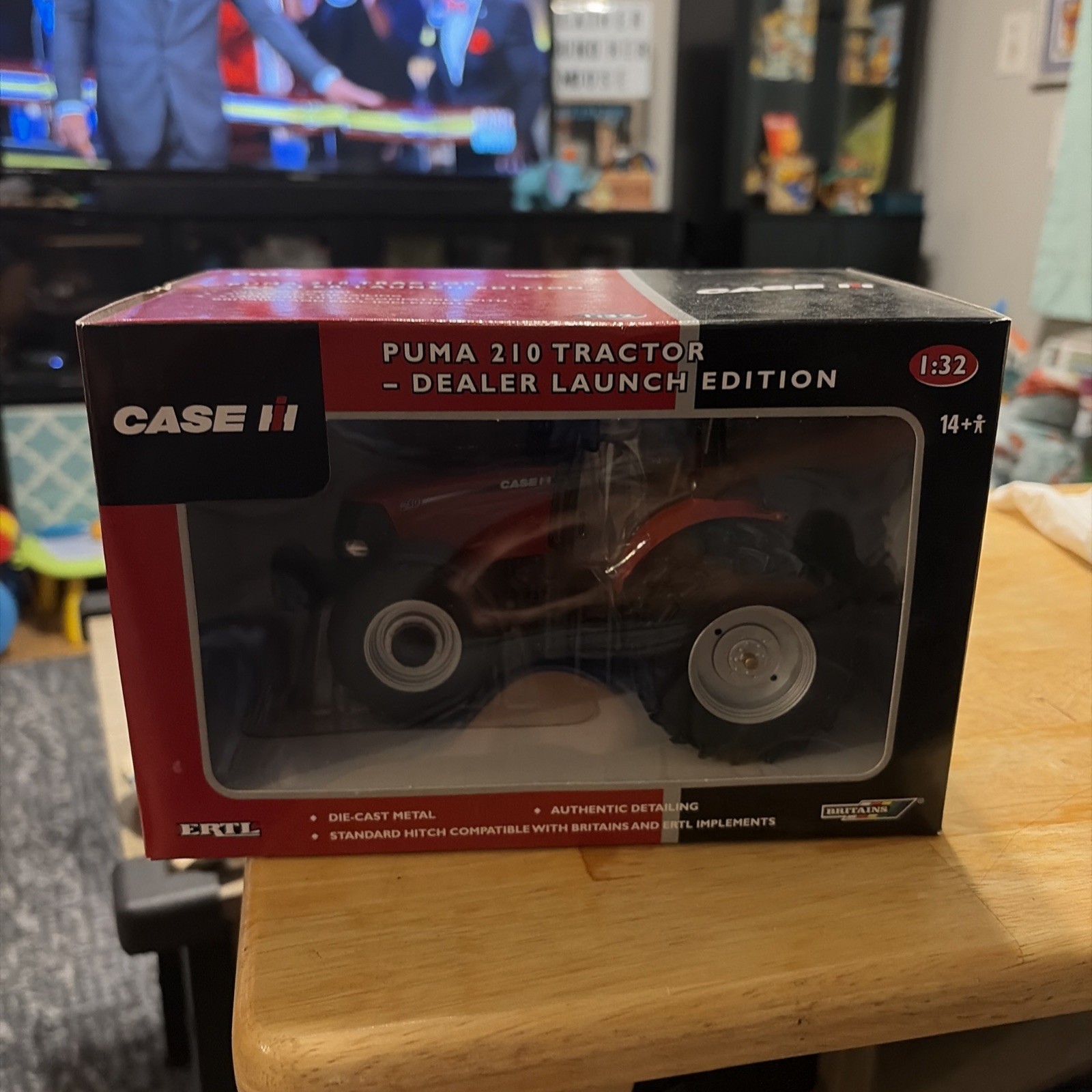 Ertl Case IH Puma 210 Tractor W/ FWA & Duals, Dealer Launch Edition.  1/32 NIB