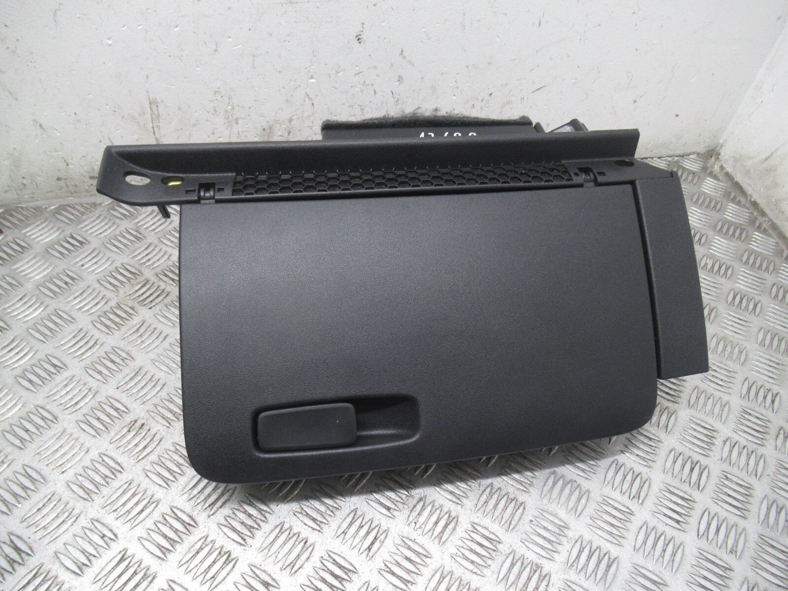 2017 AUDI A1 SPORTBACK 8X TFSI MK1 5DRS HATCH GLOVE BOX REF17629